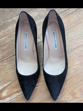 Manolo Blahnik Black Suede Pointed-Toe Pumps